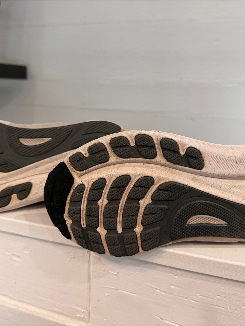 Women’s Asics Black and White GEL-Kayano 21 Running Shoes - Picture 6 of 6